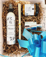 Load image into Gallery viewer, Relax Gift Basket - Kinsey&#39;s Candles