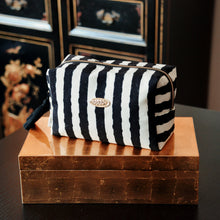 Load image into Gallery viewer, Serpentine Stripe Travel Bag - Black
