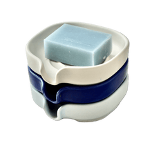 Load image into Gallery viewer, Self-Draining Porcelain Soap Dish
