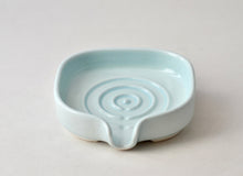 Load image into Gallery viewer, Self-Draining Porcelain Soap Dish